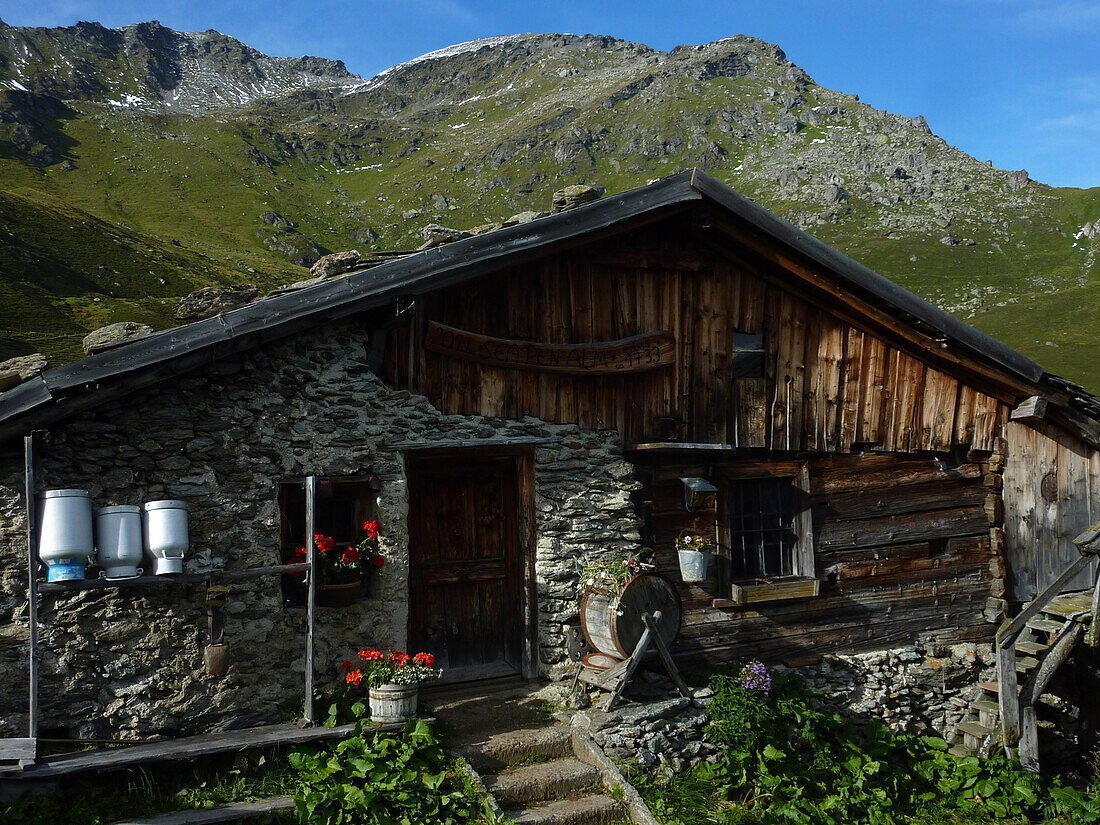 Seapn Alm im Navis Tal, Tuxer Alpen, Tirol, Österreich