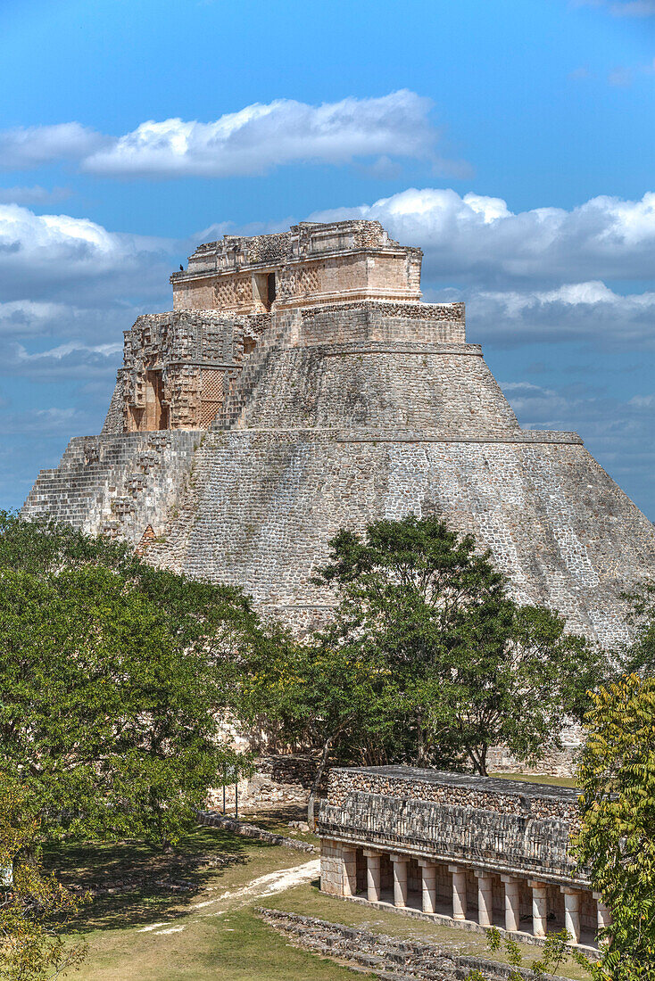 Columns Building in the foreground, and Pyramid of the Magician beyond, Uxmal, Mayan archaeological site, UNESCO World Heritage Site, Yucatan, Mexico, North America