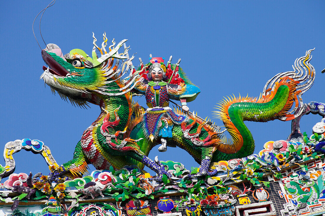 Chinesischer Drachen am Kaitai Tianhou Tempel in Anping bei Tainan, Taiwan, Republik China, Asien