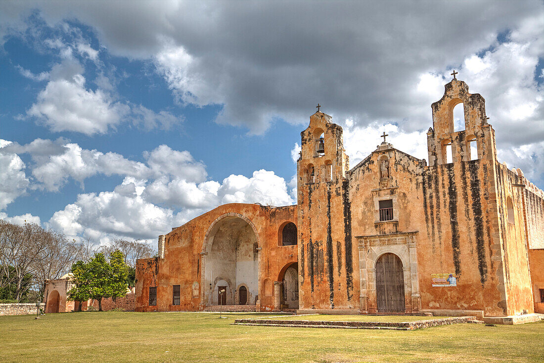 Church and Convent of San Miguel Arcangel, established in 1549, Mani, Route of the Convents, Yucatan, Mexico, North America