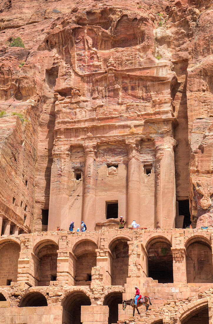 Urn Tomb, Royal Tombs, Petra, UNESCO World Heritage Site, Jordan, Middle East