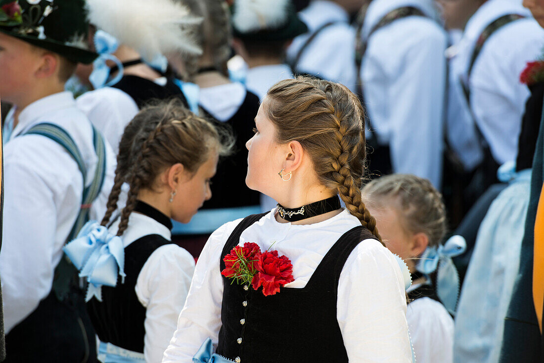 Young girls in traditional dress at the traditional prozession, Garmisch-Partenkirchen, Upper Bavaria, Bavaria, Germany