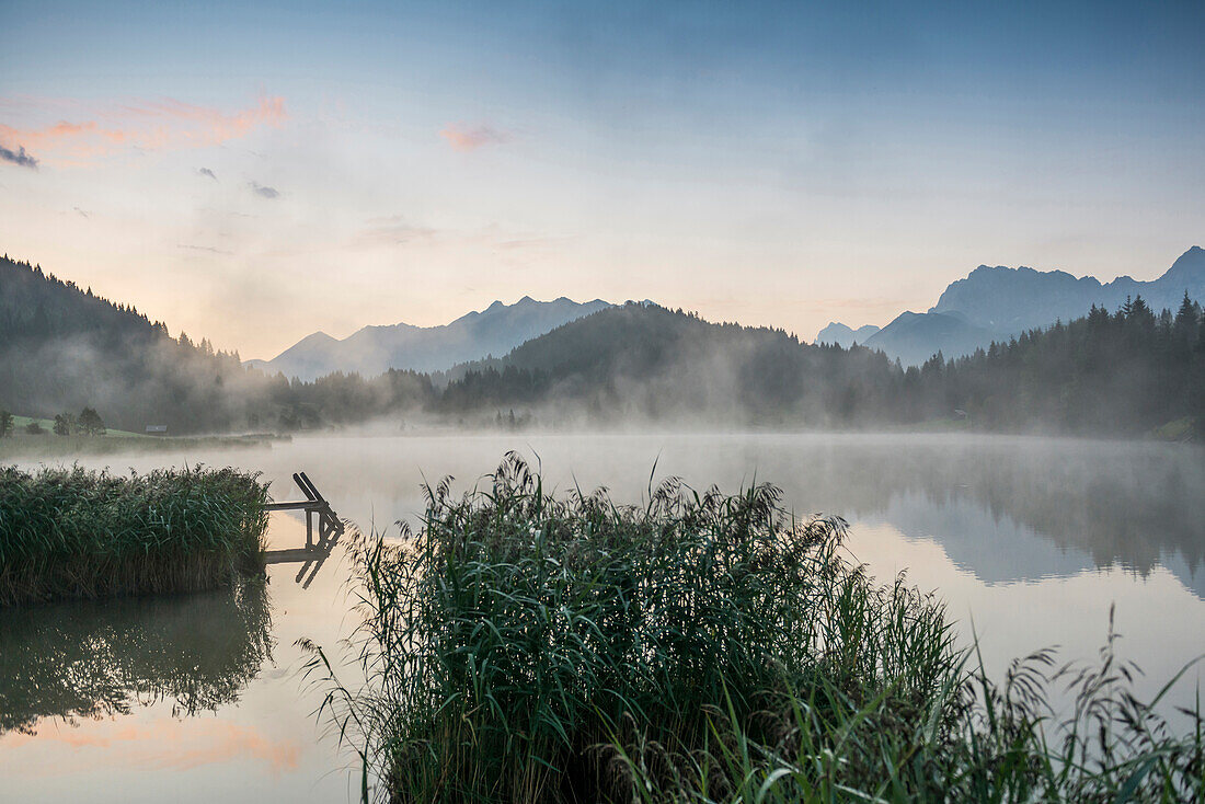 Sunrise at Lake Geroldsee, Wagenbruechsee, Kruen, near Garmisch-Partenkirchen, Upper Bavaria, Bavaria, Germany