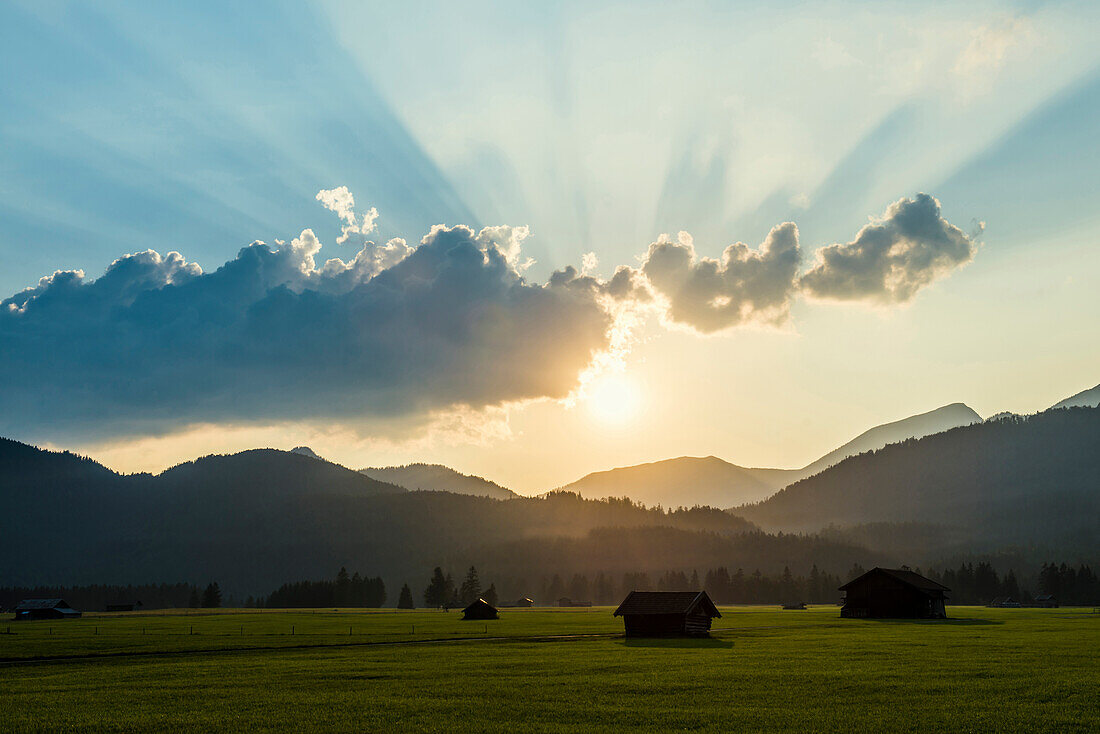 Sonnenuntergang, Krün, bei Mittenwald, Oberbayern, Bayern, Deutschland