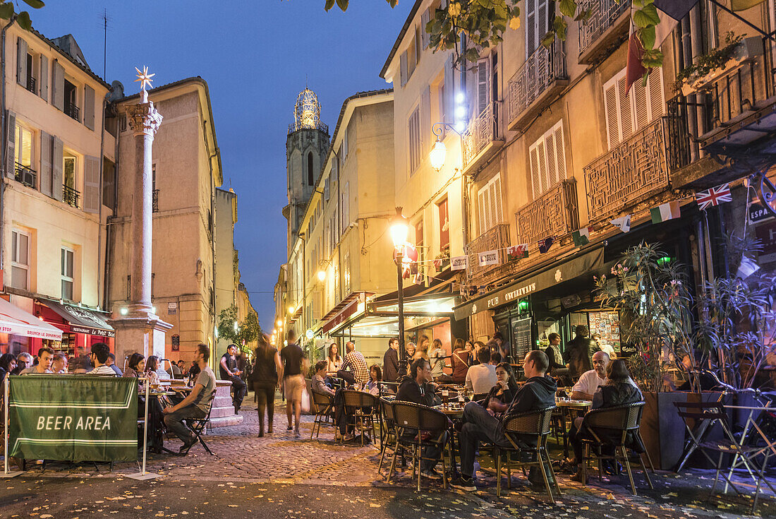 Street cafes on Place des Augustins in Vieil Aix the old quarter of Aix en Provence, Bouches du Rhone, Provence, Cote d'Azur, France