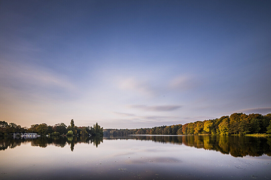 autumn mood at the Außenmuehlenteich in Hamburg Harburg, Hamburg, north Germany, Germany