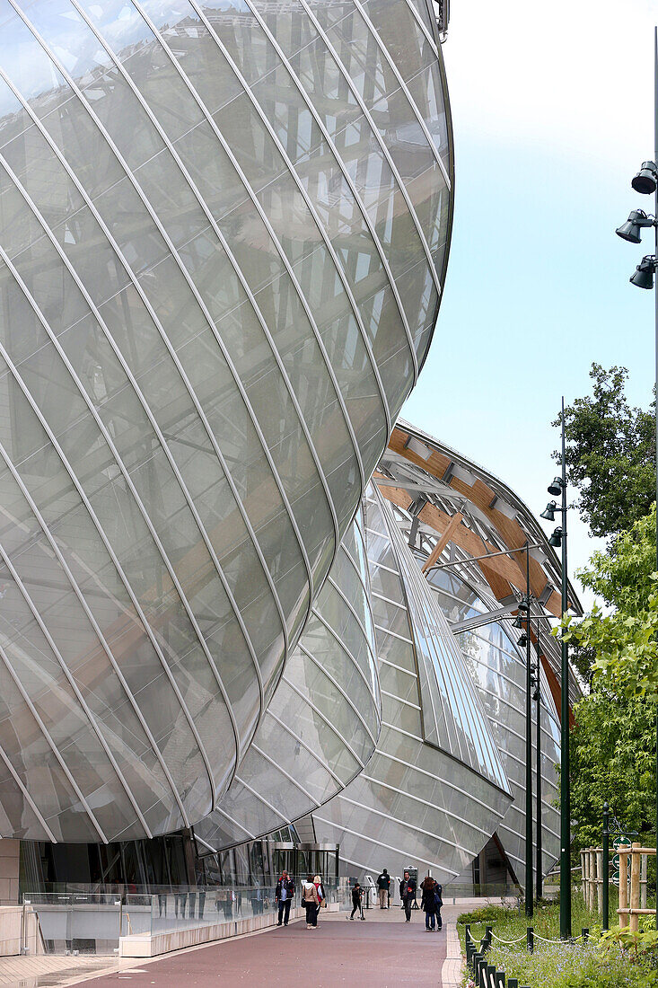 Louis Vuitton Foundation Fondation Louis-Vuitton, Art Museum, Architect Frank Gehry, Paris, France, Europe