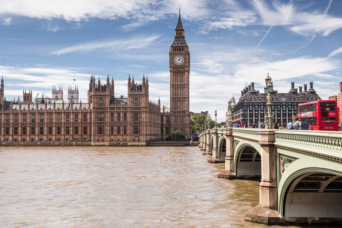 The Houses of Parliament and Westminster Bridge, UNESCO World Heritage Site, London, England, United Kingdom, Europe