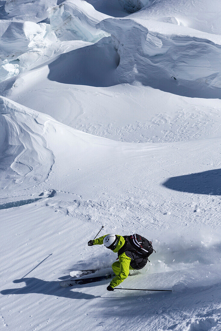 Skifahrer im Vallee Blanche, Aiguille du Midi 3842 m, Chamonix, Frankreich