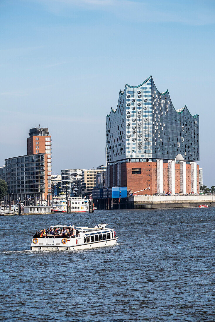 view to the skyline of the Hafencity of Hamburg and Elbphilharmonie, Hamburg, north Germany, Germany