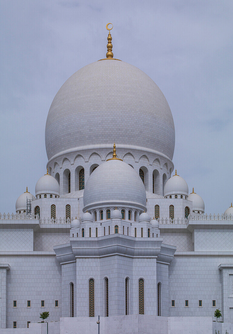 Ornate domed building under cloudy sky, Abu Dhabi, Abu Dhabi Emirate, United Arab Emirates