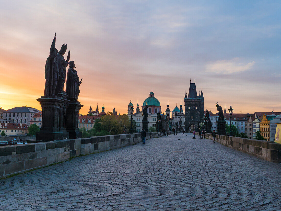 Charles Bridge in the early morning, UNESCO World Heritage Site, Prague, Czech Republic, Europe