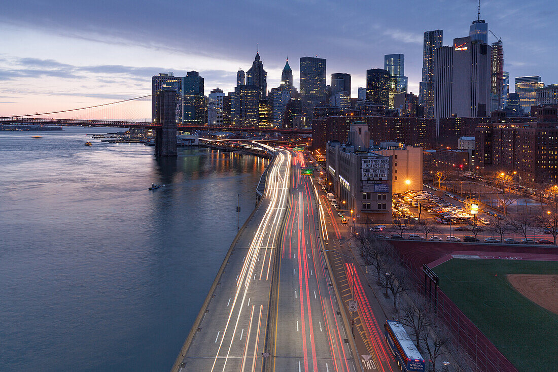 Skyline Downtown, East River, Brooklyn Bridge, Manhattan, New York, USA