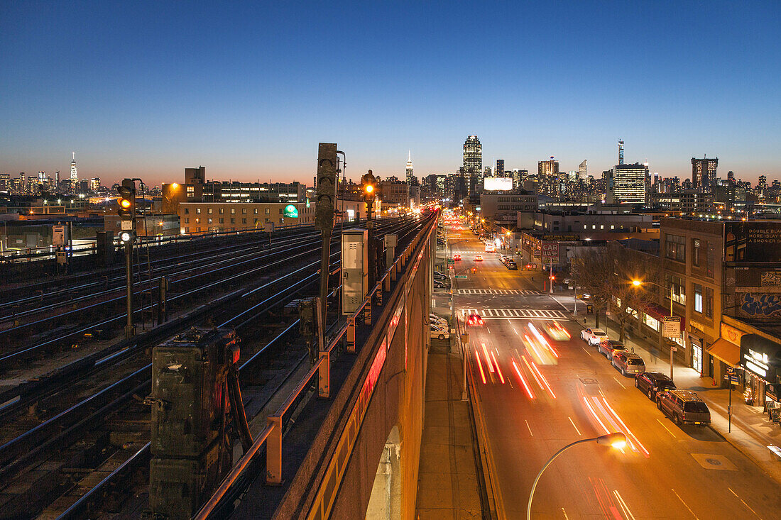 Subway track, Brooklyn, view to Manhattan, New York, USA