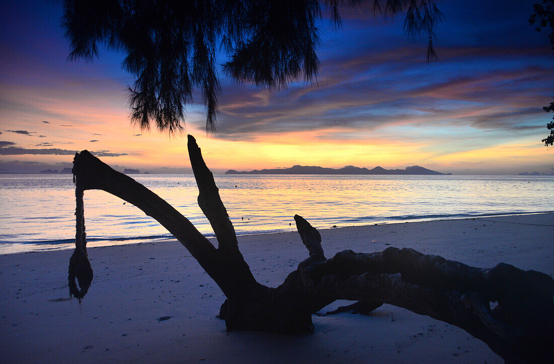 Sunrise on the island of Kradan, Andaman Sea, South-Thailand, Thailand, Asia