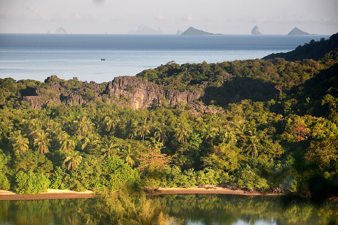 Blick vom Viewpoint auf der Insel Tarutao, Andaman Sea, Süd- Thailand, Thailand
