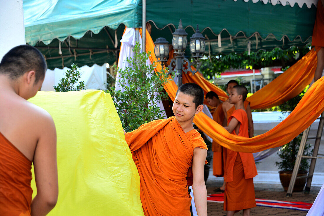 Vorbereitungen zum Loi Krathong-Fest in Chiang Mai, Nord-Thailand, Thailand