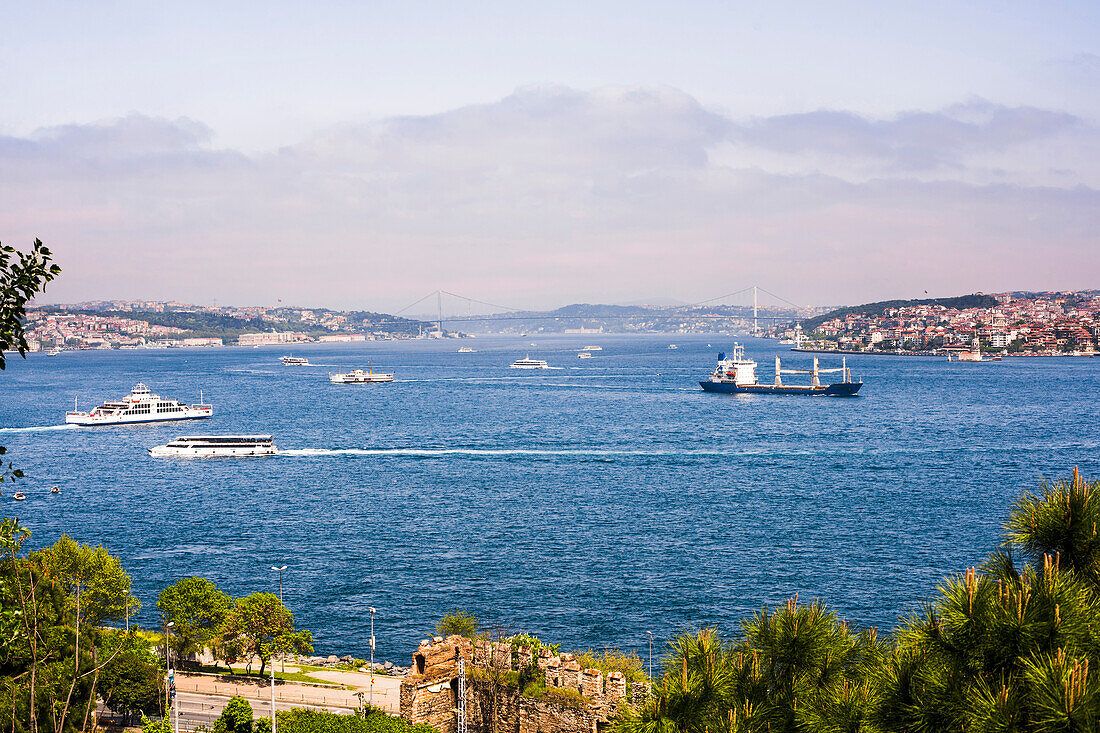 Bosphorus Strait, with European Istanbul on left and Asian Istanbul on right, Istanbul, Turkey, Europe, Eurasia