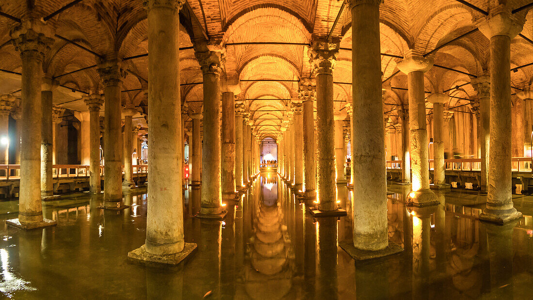 Basilica Cistern Yerebatan Sarayi Sunken Palace, Istanbul, Turkey, Europe