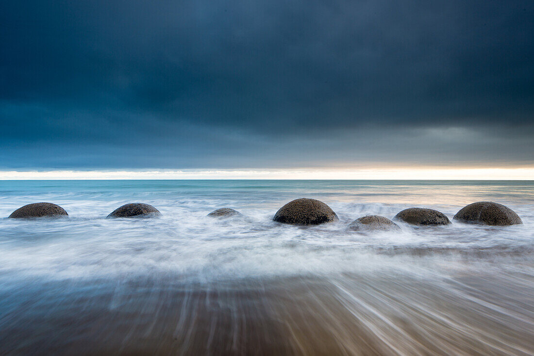 Moeraki Boulders, Koekohe Beach, Moeraki Penninsula, Otago, South Island, New Zealand, Pacific