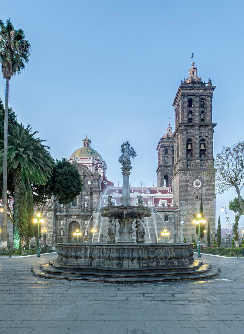 Fountain in Puebla town square, Puebla, Mexico