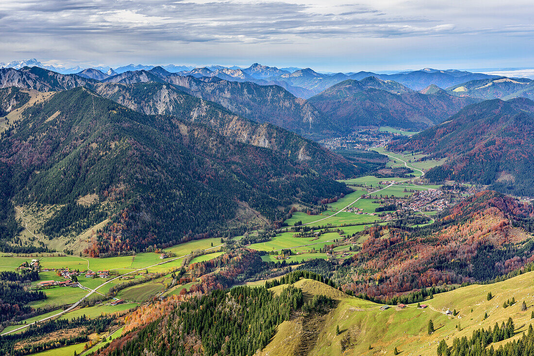 View to valley of Leitzach and Spitzing area, view from Wendelstein, Wendelstein, Mangfall range, Bavarian Alps, Upper Bavaria, Bavaria, Germany