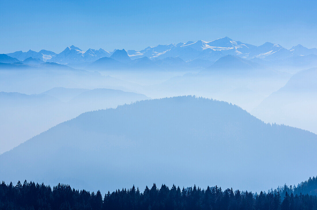 Mountain silhouettes with High Tauern with Grossvenediger, view from Rehleitenkopf, Rehleitenkopf, Mangfall range, Bavarian Alps, Upper Bavaria, Bavaria, Germany