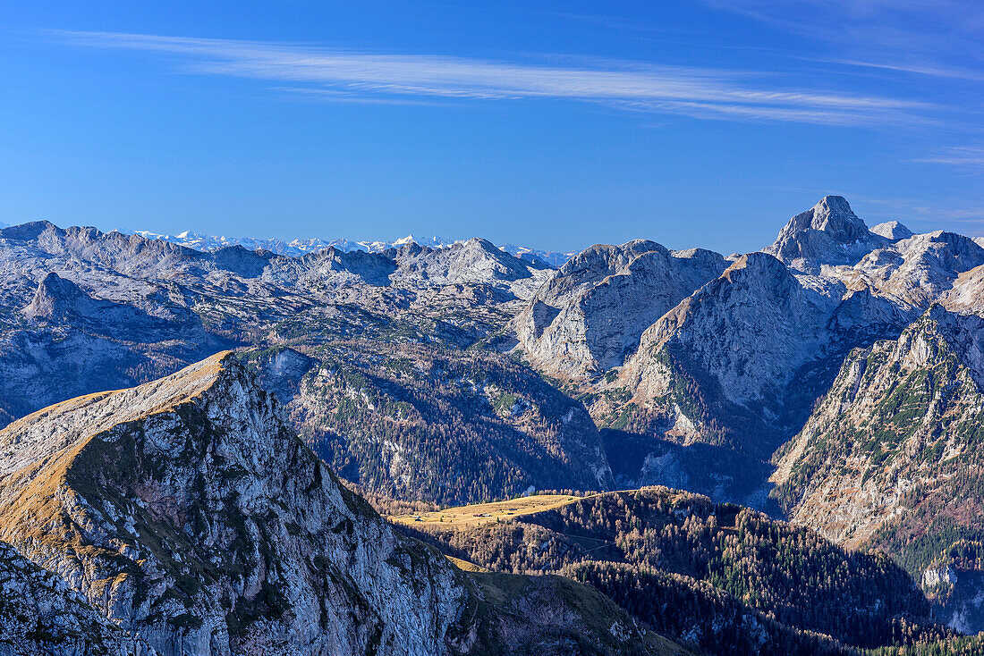 Steinernes Meer with Fagstein in foreground, Gotzenalm in middleground and Hundstod in background, view from Schneibstein, Schneibstein, Berchtesgaden Alps, Upper Bavaria, Bavaria, Germany