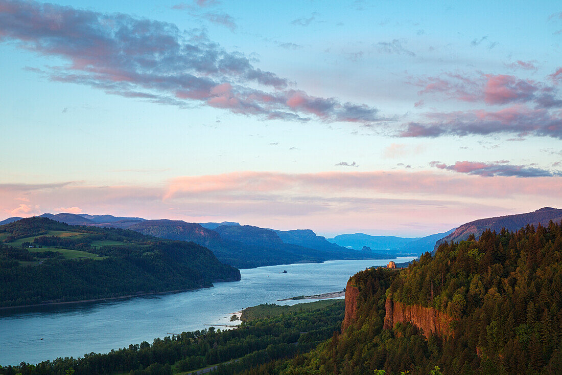 Columbia River at sunset, Oregon, United States of America