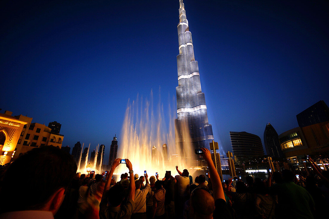 Dubai Fountain, Wasserfontäne, Burj Khalifa, Downtown, Dubai, United Arab Emirates, UAE