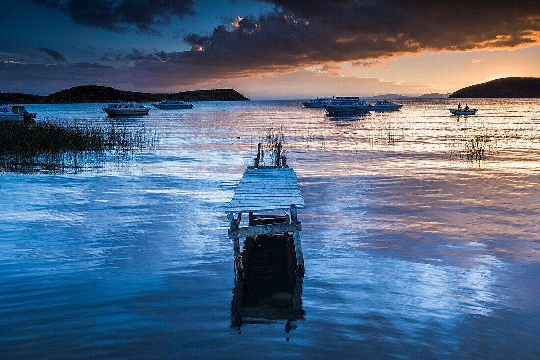 Sunrise at Lake Titicaca, Challapampa, Isla del Sol Island of the Sun, Bolivia, South America