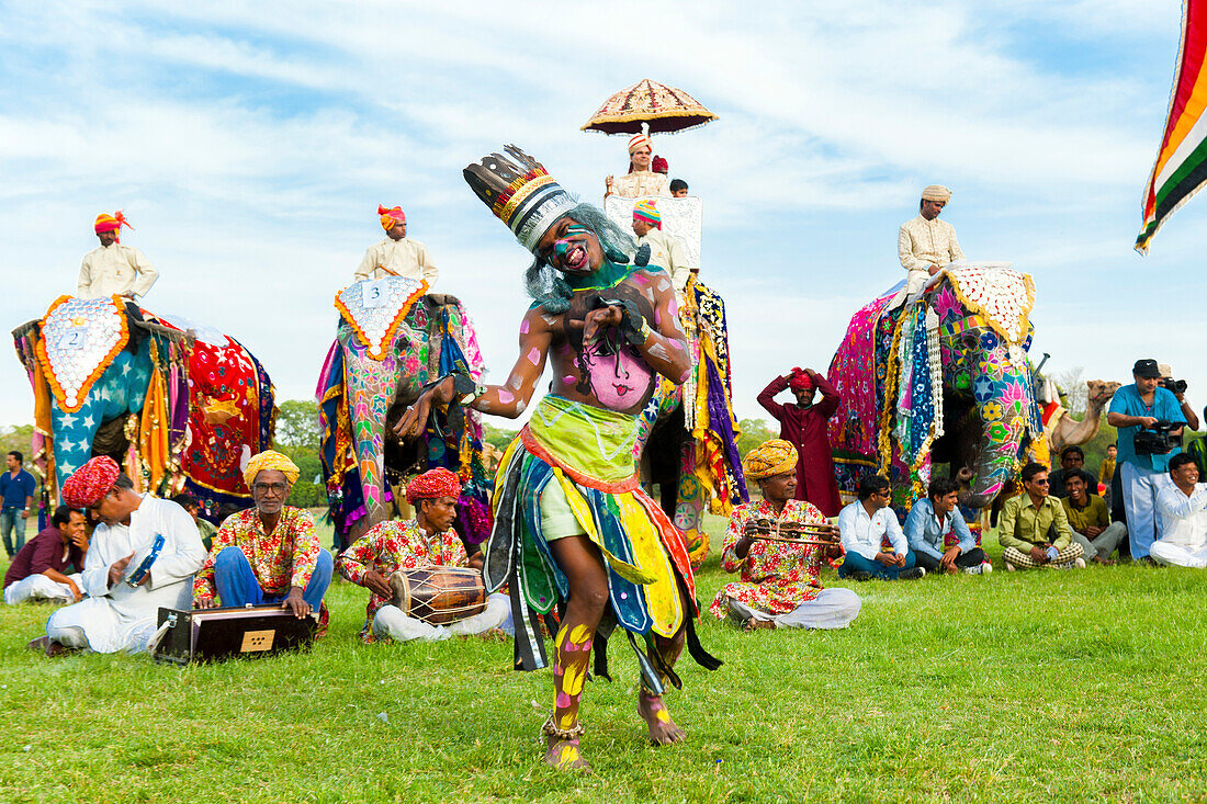 Dancer at the Jaipur elephant festival, Jaipur, Rajasthan, India, Asia