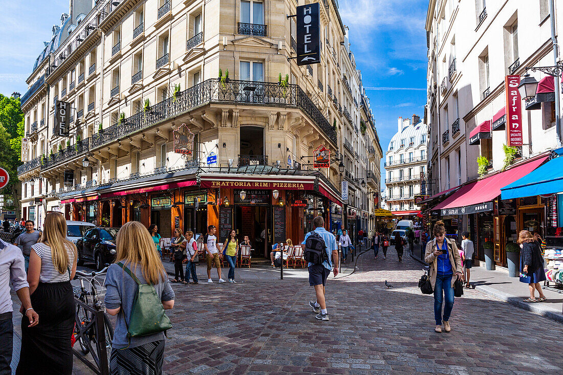 streets of Paris with street cafes and restaurants, Trattoria, Paris, France, Europe