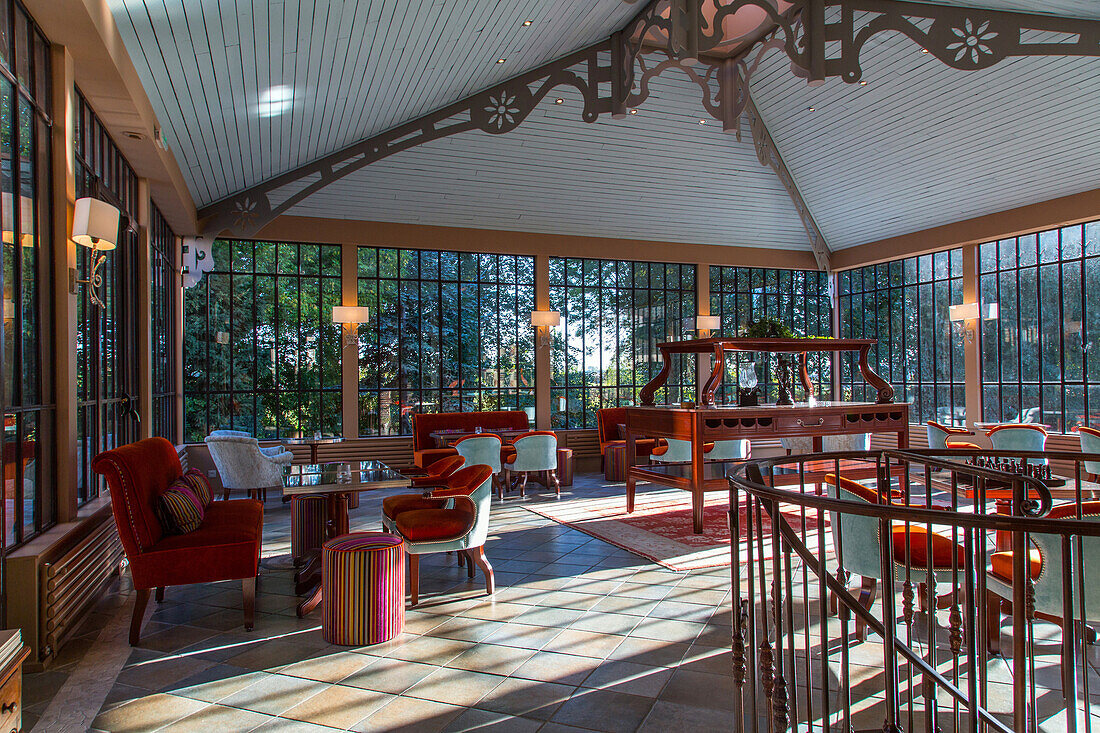 the serre d'antan lounge, old greenhouse, hostellerie du clos, relais-et-chateaux, 4-star hotel, verneuil-sur-avre, (27) eure, france