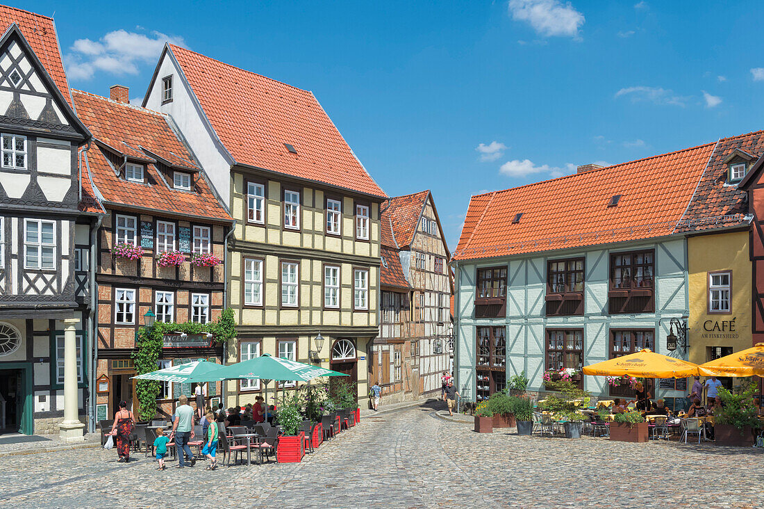 Square with half-timbered houses, Quedlinburg, UNESCO World Heritage Site, Harz, Saxony-Anhalt, Germany, Europe
