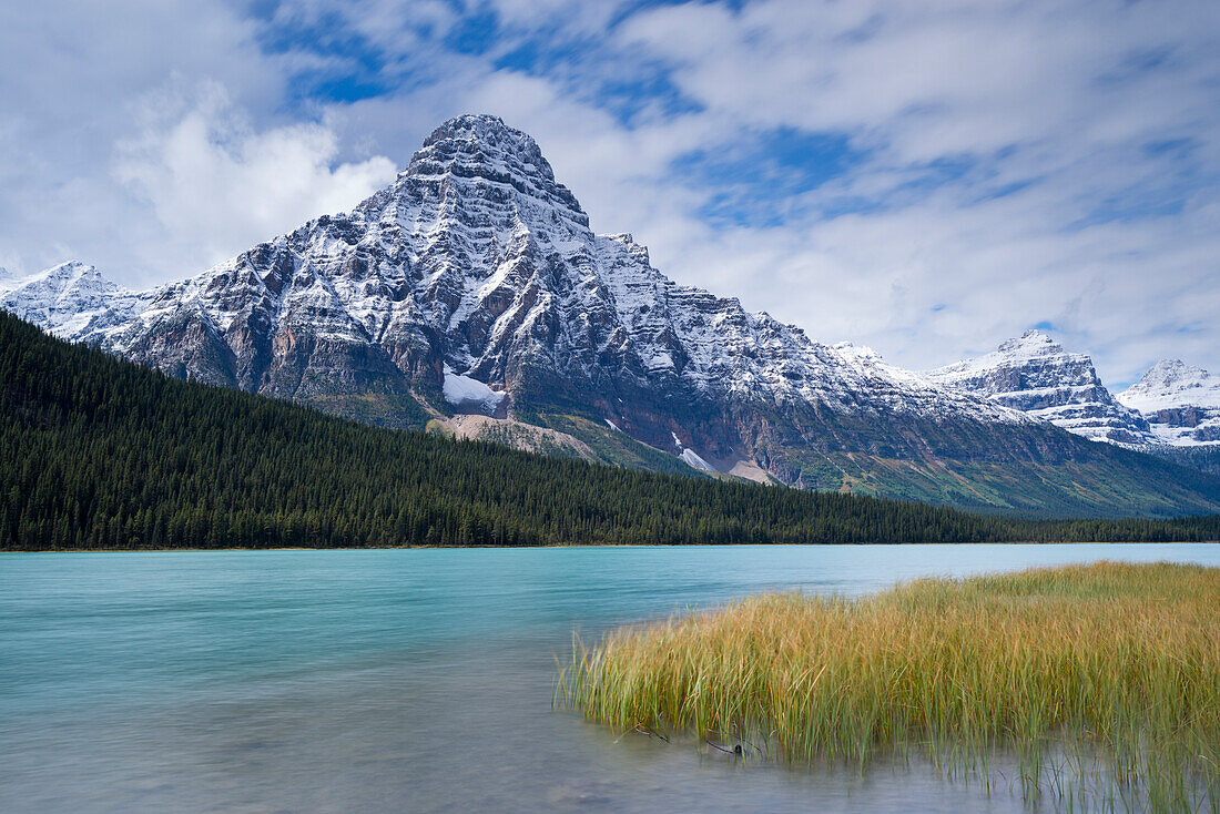 Snow dusted Mount Chephren above Waterfowl Lakes in the Canadian Rockies, Banff National Park, UNESCO World Heritage Site, Alberta, Canada, North America