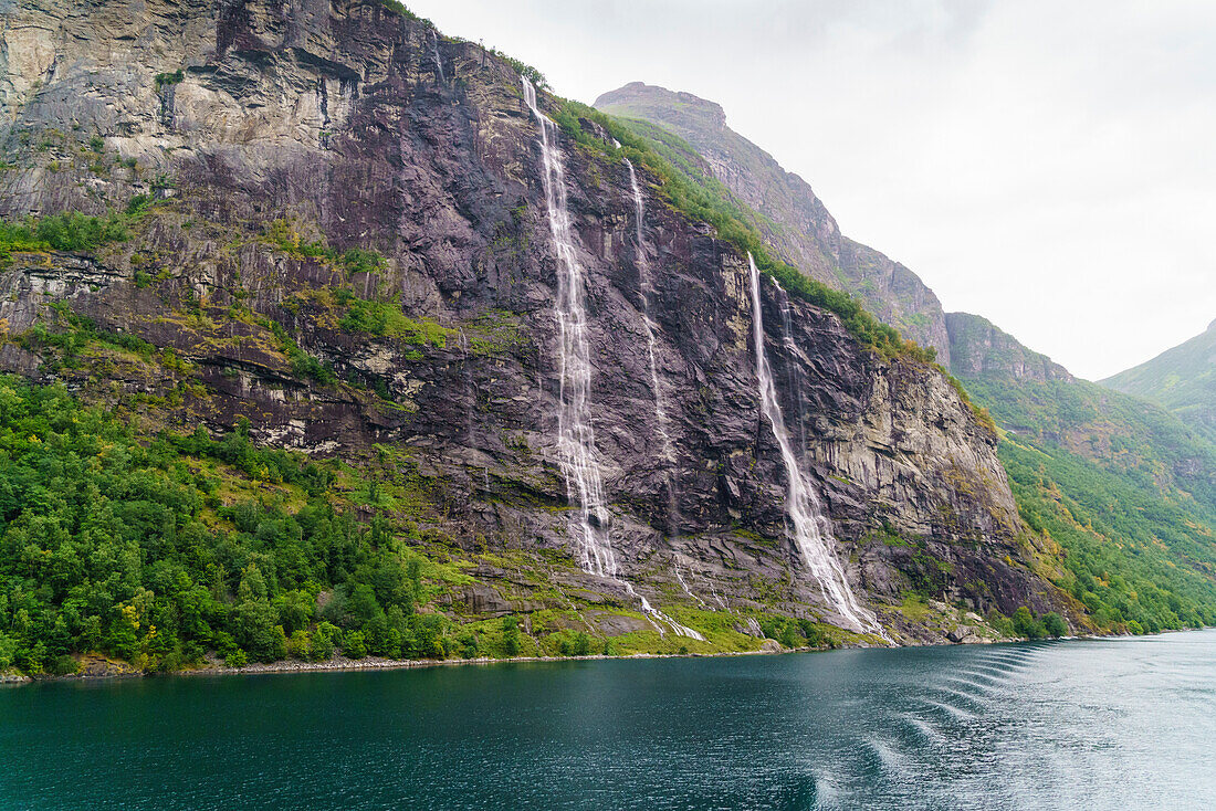 Seven Sisters Waterfall, named for the seven separate streams that comprise it, Geirangerfjord, UNESCO World Heritage Site, Norway, Scandinavia, Europe