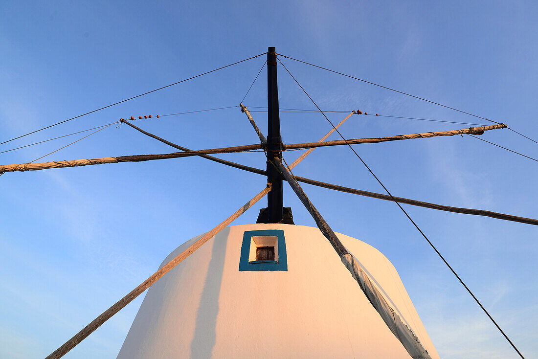 Windmühle in Odeceixe, Costa Vicentina, Algarve, Portugal