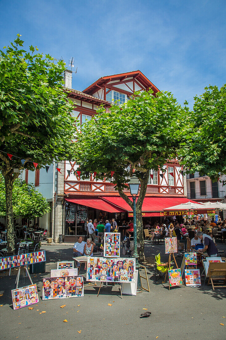 louis xiv square, terrace of the cafe le majestic, saint jean de luz, (64) pyrenees-atlantiques, aquitaine