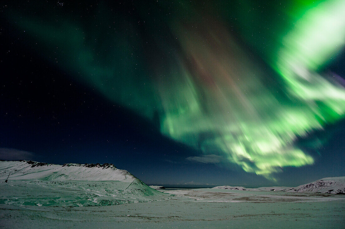 Polarlichter in der Nähe von Vik, Ringstraße, Berge, Island