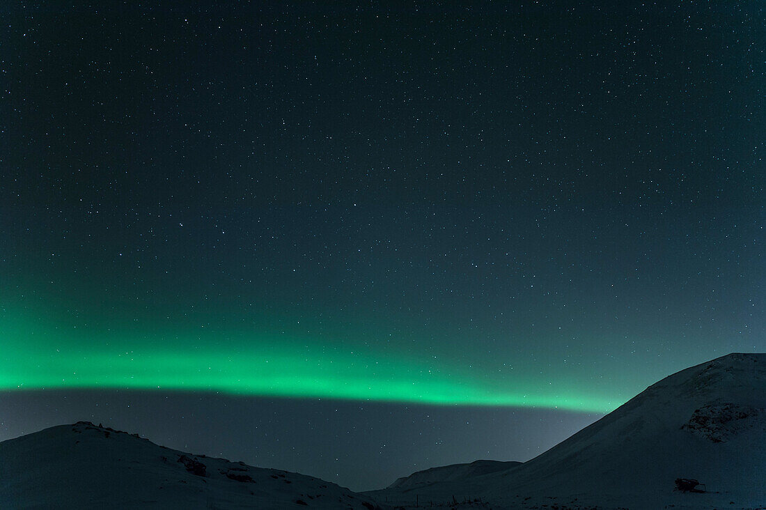 Polarlichter in der Nähe von Keflavik, Ringstraße, Berge, Winter, Nacht, Keflavik, Island