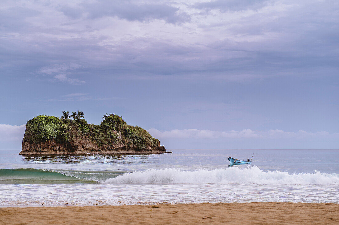 Boot am Strand von Puerto Viejo, Karibik, Costa Rica