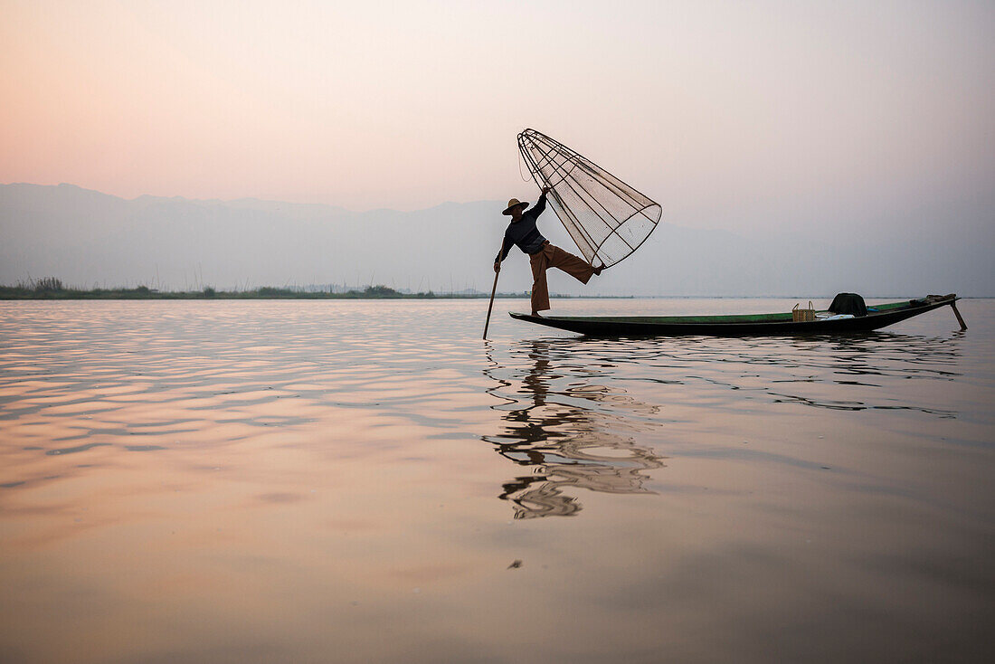 Inle Lake fisherman at sunrise Intha fisherman, near Nyaungshwe, Shan State, Myanmar Burma, Asia