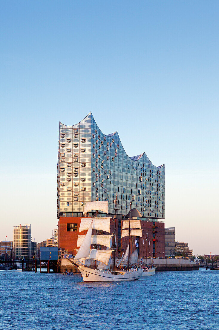 Sailing ship Artemis in front of the Elbphilharmonie, Hamburg, Germany