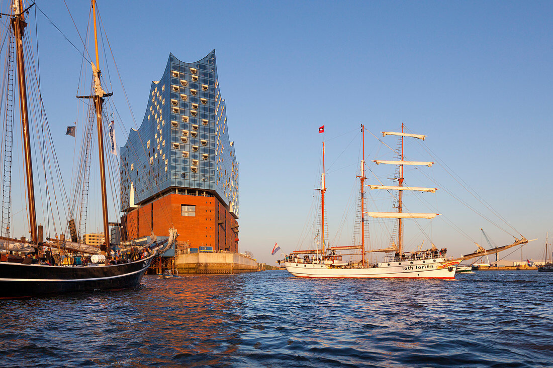Sailing ship Loth Lorien in front of the Elbphilharmonie, Hamburg, Germany