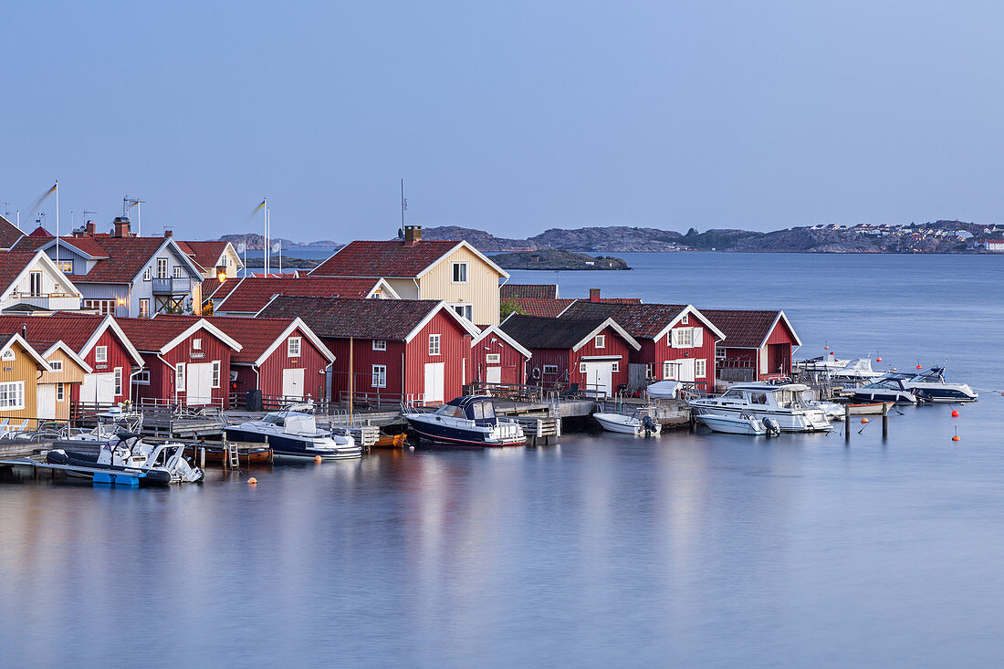 Swedish cottages by the North Sea in Fiskebäckskil, Island Skaftö, Bohuslän, Västergötland, Götaland, South Sweden, Sweden, Scandinavia, Northern Europe, Europe