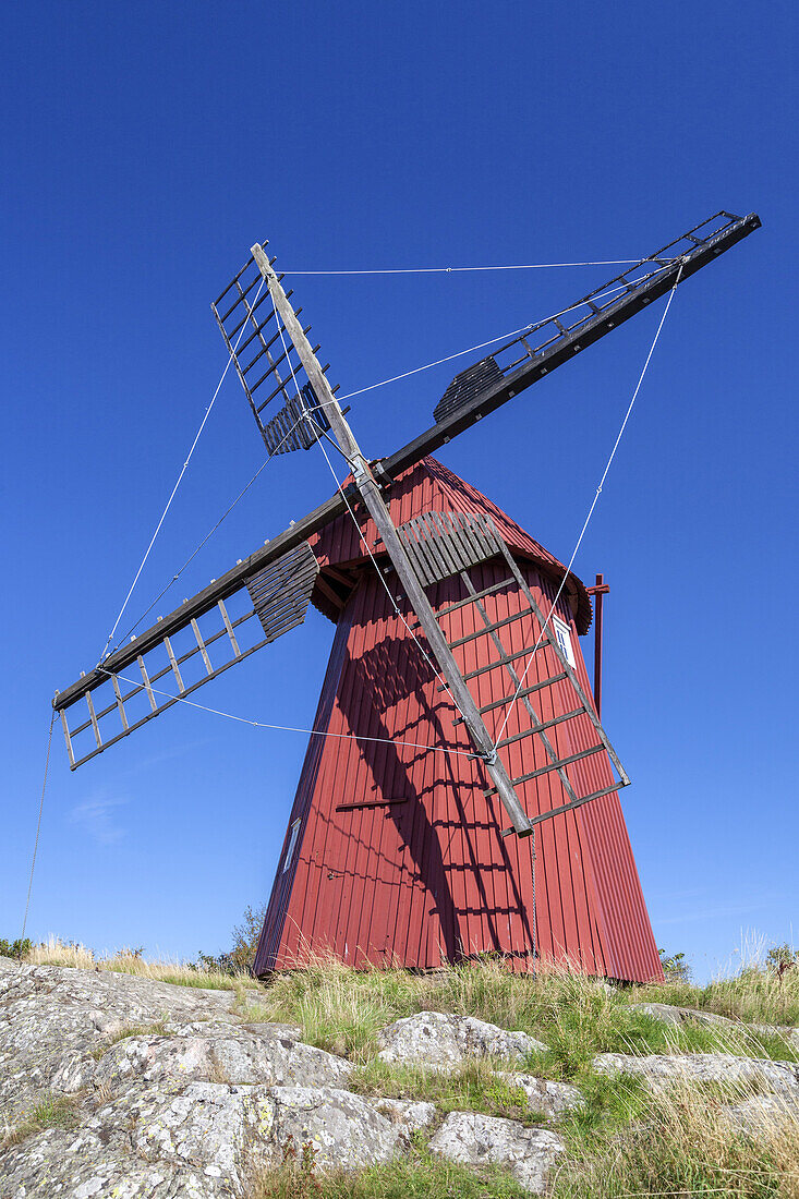 Red Windmill on the Island Hönö, Archipelago Göteborg, Bohuslän, Västergötland, Götaland, South Sweden, Sweden, Scandinavia, Northern Europe, Europe