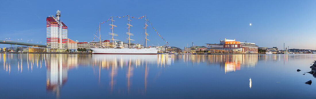 Tall Ship Viking and tower building Skanskaskrapan in the harbour Lilla Brommen, Gothenburg, Bohuslän,  Götaland, Västra Götalands län, South Sweden, Sweden, Scandinavia, Northern Europe, Europe