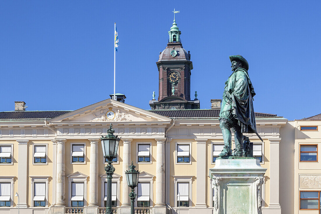 Zentrum von Göteborg mit Gustav Adolf Torg, Rathaus und Turm der Christinae Kyrka, Bohuslän, Västra Götalands län, Südschweden, Schweden, Skandinavien, Nordeuropa, Europa