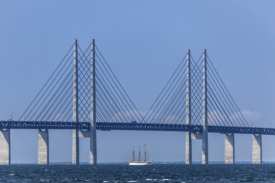 Öresundbrücke verbindet Kopenhagen in Dänemark mit Malmö in Schweden, Skåne län, Südschweden, Schweden, Nordeuropa, Europa